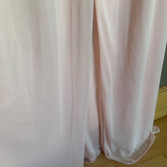 David’s Bridesmaid Dress Petal Pink, F19952 size 8 - Picture 4 of 10